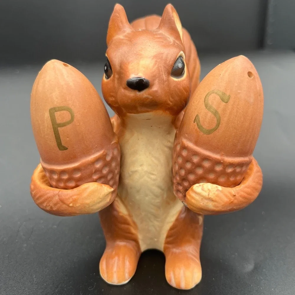 Vintage Tilso Japan Squirrel with Nuts Salt & Pepper‎ Kitsch